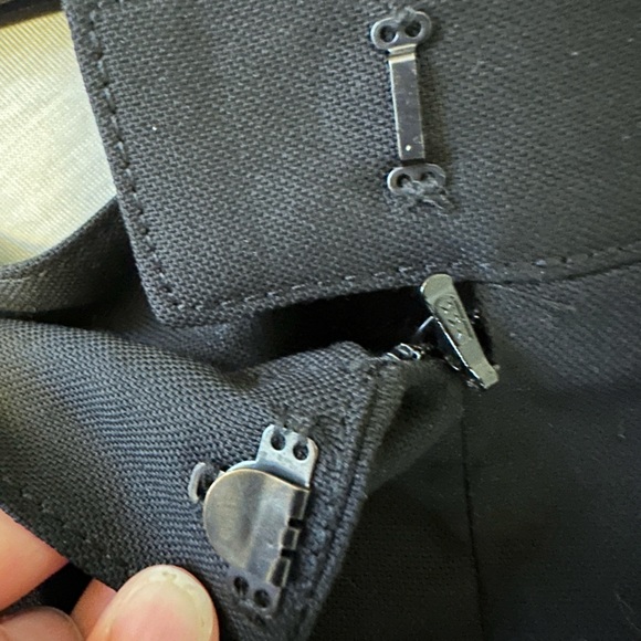 CAROLINA HERRERA PRE FALL 2018 BLACK FLARE MIDI SKIRT - SIZE 4 - Picture 9 of 15